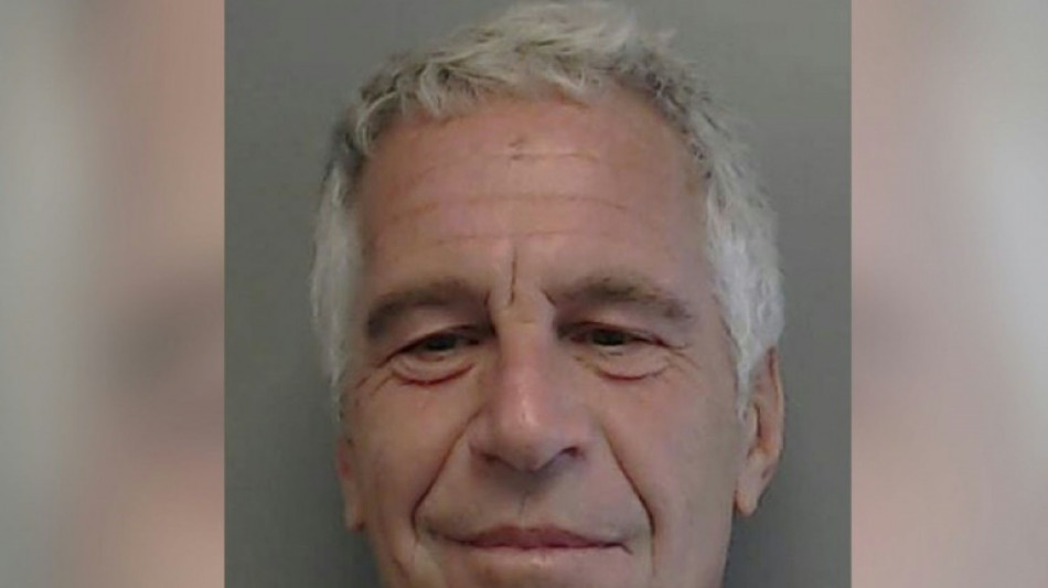 Governo dos EUA nega assassinato e 'lista de clientes' de Epstein