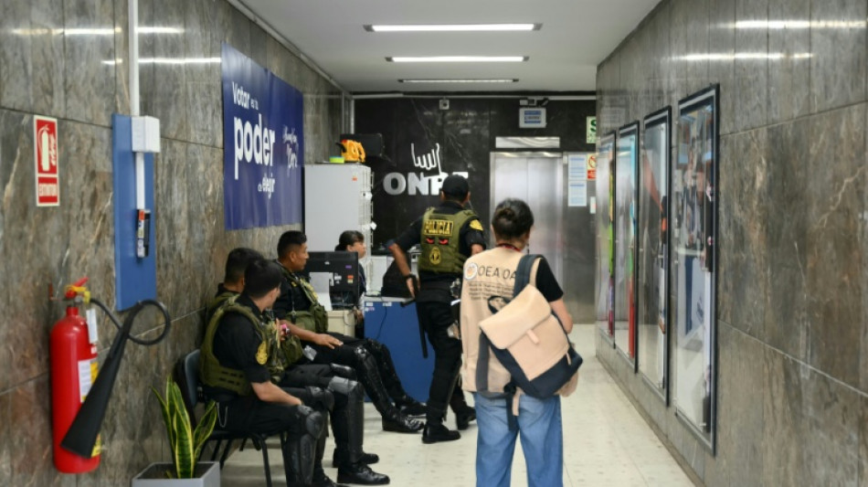 Runoff looms as Fujimori leads troubled Peru vote