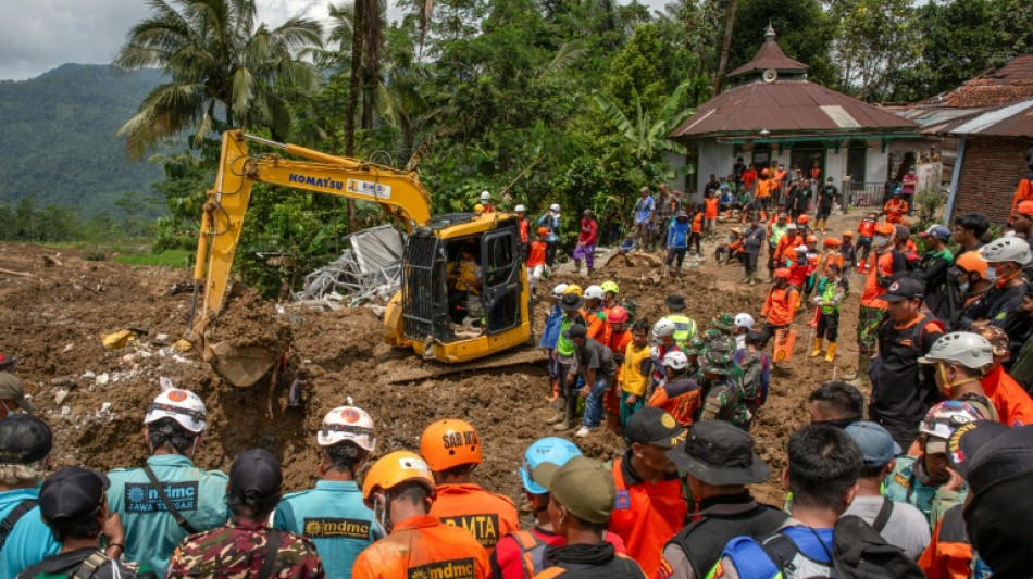 Asciende a 30 el balance de muertos por aludes en Indonesia