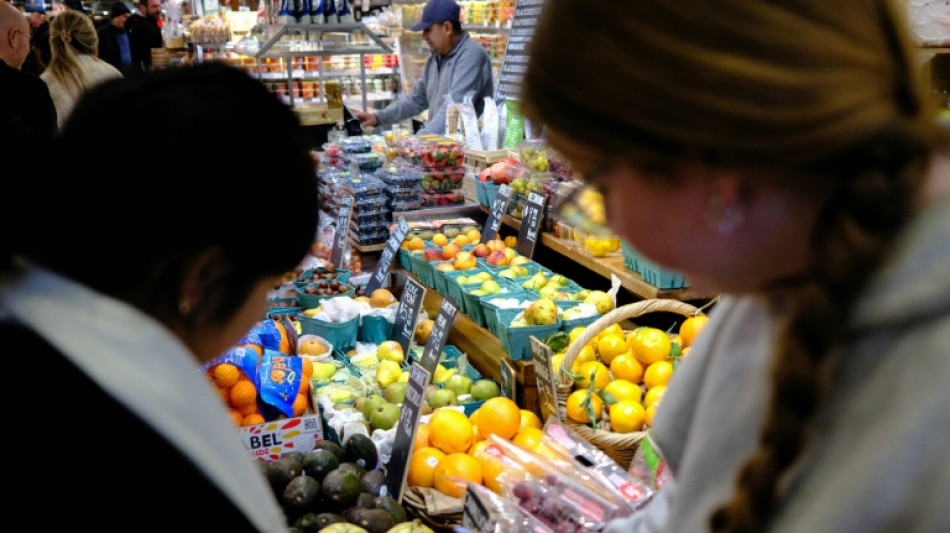 US consumer confidence drops to lowest level since 2014