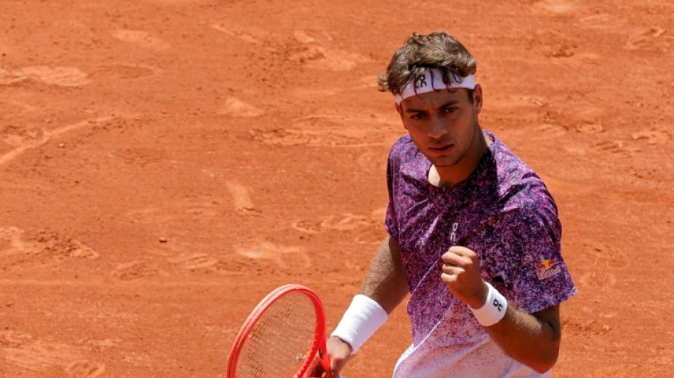 Roland-Garros: Cobolli l&acirc;che un premier set sur la route des quarts