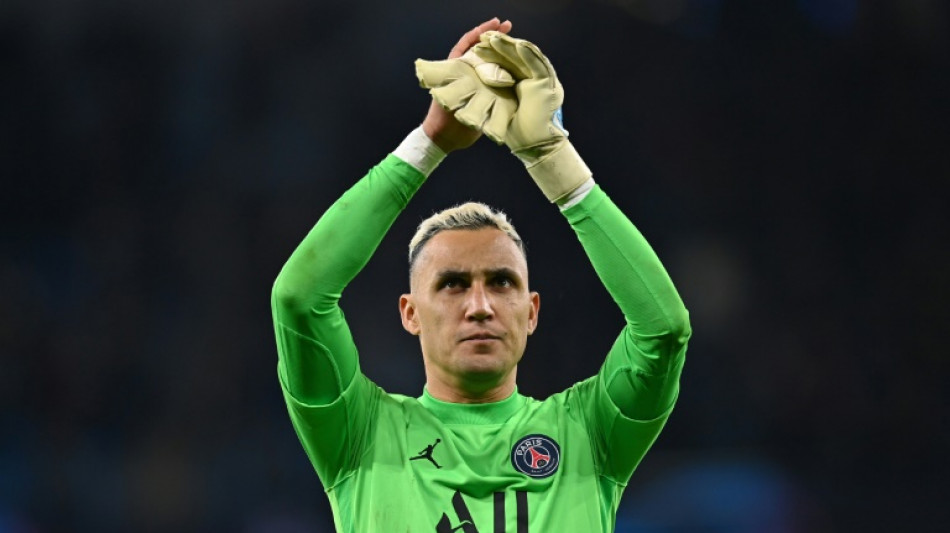 Le gardien du Paris SG Keylor Navas accueille des r&eacute;fugi&eacute;s ukrainiens chez lui