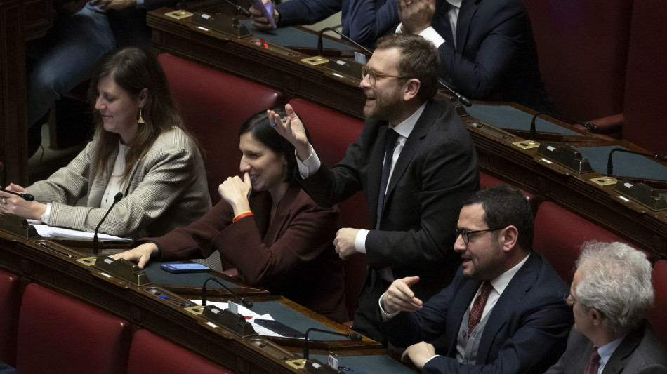 Pd, "Meloni sceglie Trump e dimentica che l'Italia ripudia la guerra"