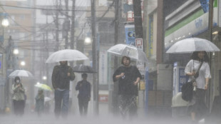 Japon: une temp&ecirc;te tropicale frappe Tokyo et d&eacute;verse des pluies torrentielles