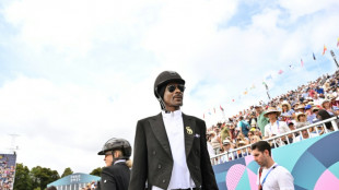 Snoop Dogg acompanha final do hipismo vestido de cavaleiro