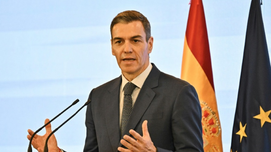 Espanha desafia tend&ecirc;ncia e aprova regulariza&ccedil;&atilde;o de migrantes