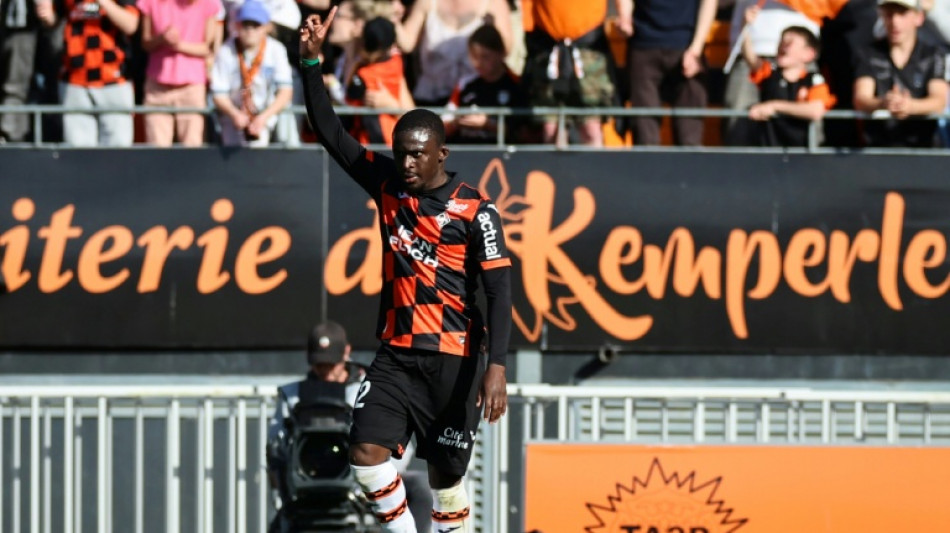 Olympique de Marselha perde na visita ao Lorient e se complica na luta por vaga na Champions