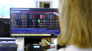 Spread Btp-Bund scende fino a 84 punti, le Borse restano deboli
