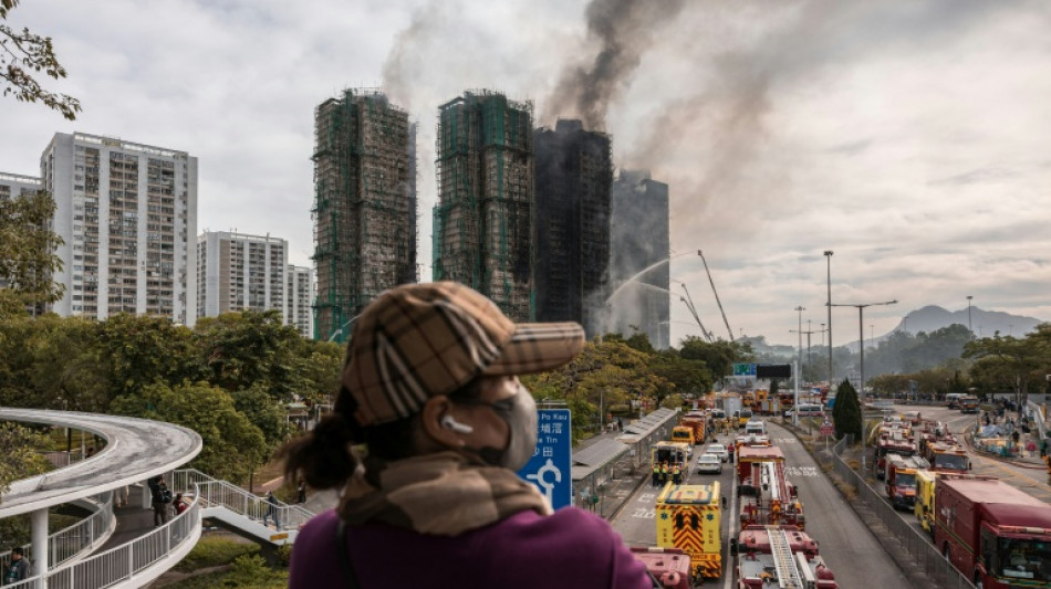 A Hong Kong, au moins 75 morts et 250 disparus dans le pire incendie depuis des décennies