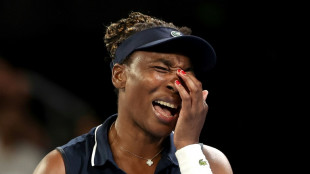 Aos 45 anos, Venus Williams vence um set mas &eacute; eliminada no Aberto da Austr&aacute;lia