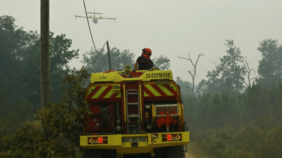 Incendies: "la situation &eacute;volue plut&ocirc;t favorablement" dans les Landes