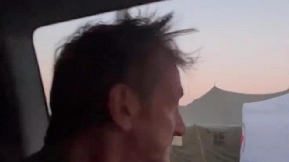 Zelensky riceve Sean Penn, 'sei un vero amico dell'Ucraina'