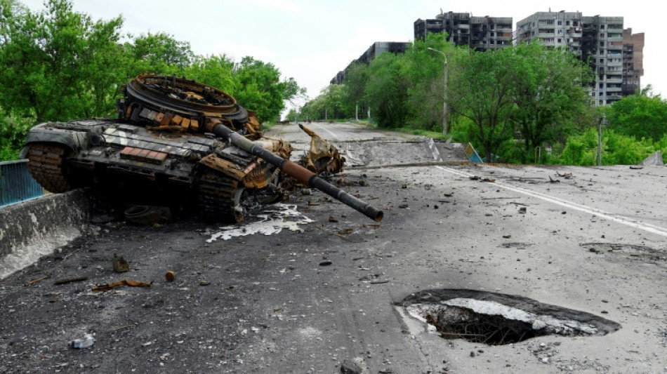 Ukraine: les forces russes au coeur de Severodonetsk, l'UE s'accorde sur un embargo p&eacute;trolier