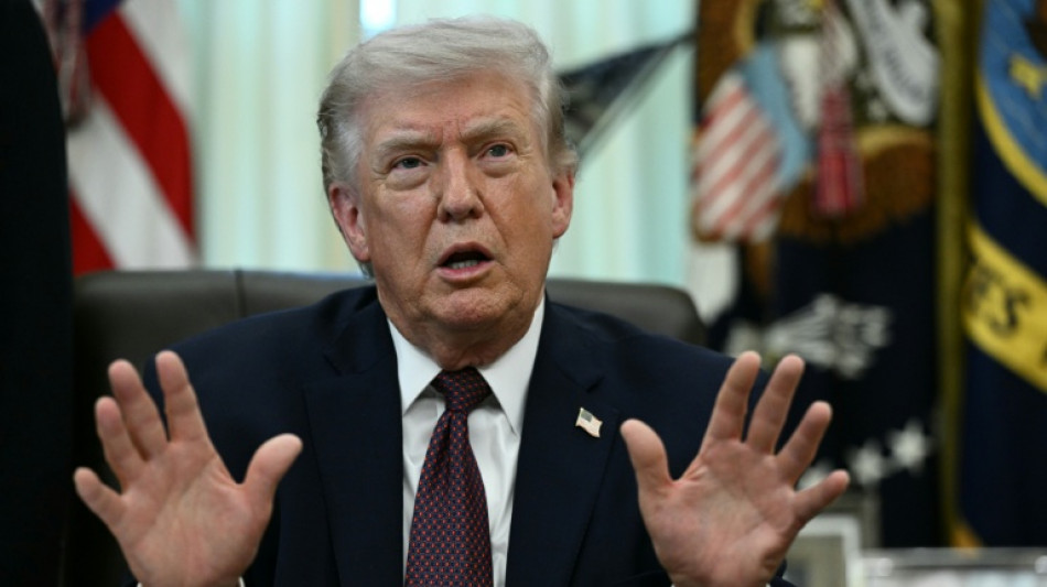 EUA e Ir&atilde; buscam tripulante de avi&atilde;o americano derrubado