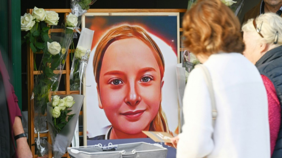 Une foule digne et &eacute;mue pour l'ultime adieu &agrave; Lola