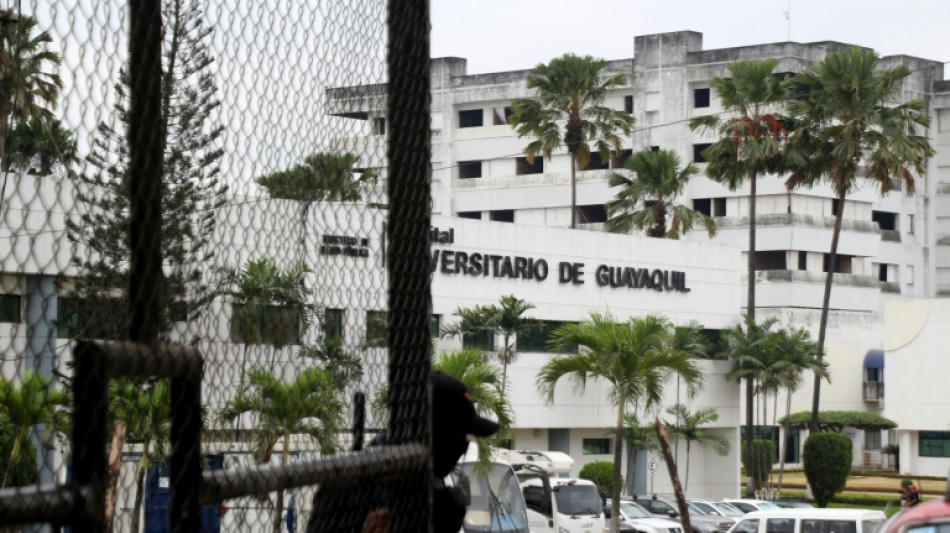 El ministro de Salud de Ecuador defiende su gestión ante el Congreso tras la muerte de 12 bebés