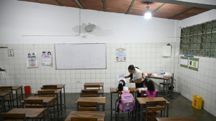 Lento regreso a clases en la zona devastada por los terremotos en Venezuela