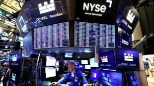 Wall Street cl&ocirc;ture en hausse, salue le recul des taux obligataires