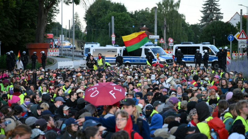 Gewalt gegen Journalisten bei Protesten gegen AfD-Parteitag: Verd&auml;chtige identifiziert