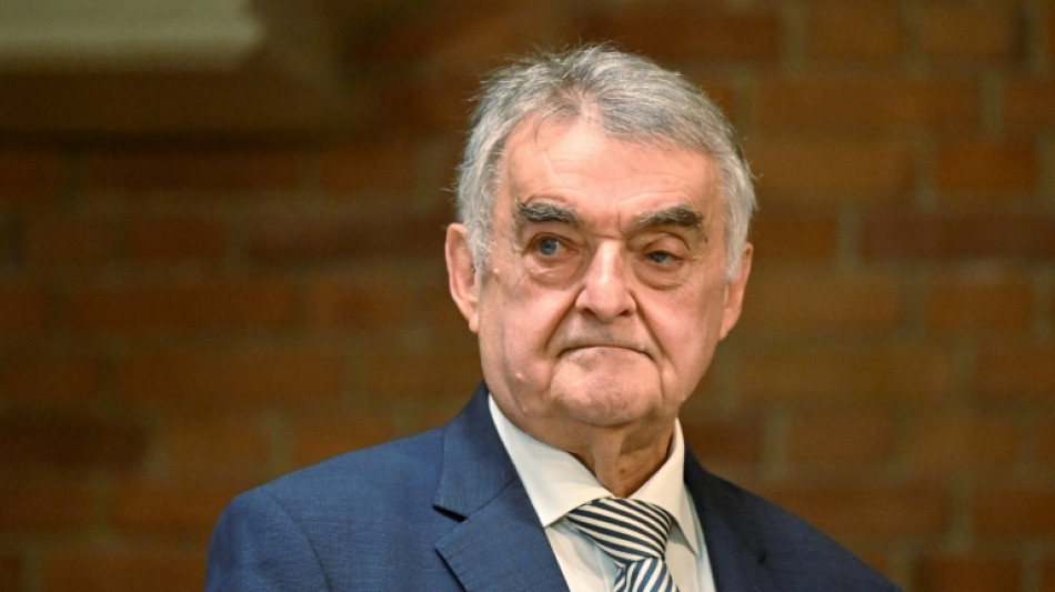 NRW-Innenminister macht "Idioten" f&uuml;r Waldbrand verantwortlich