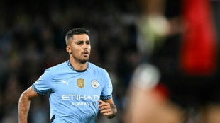 Oito meses após lesão, Rodri volta a jogar pelo Manchester City