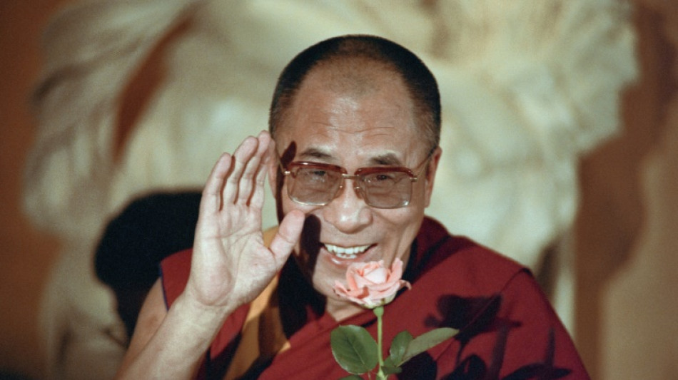 Los tibetanos enfrentan un futuro incierto en el 90º cumpleaños del dalái lama
